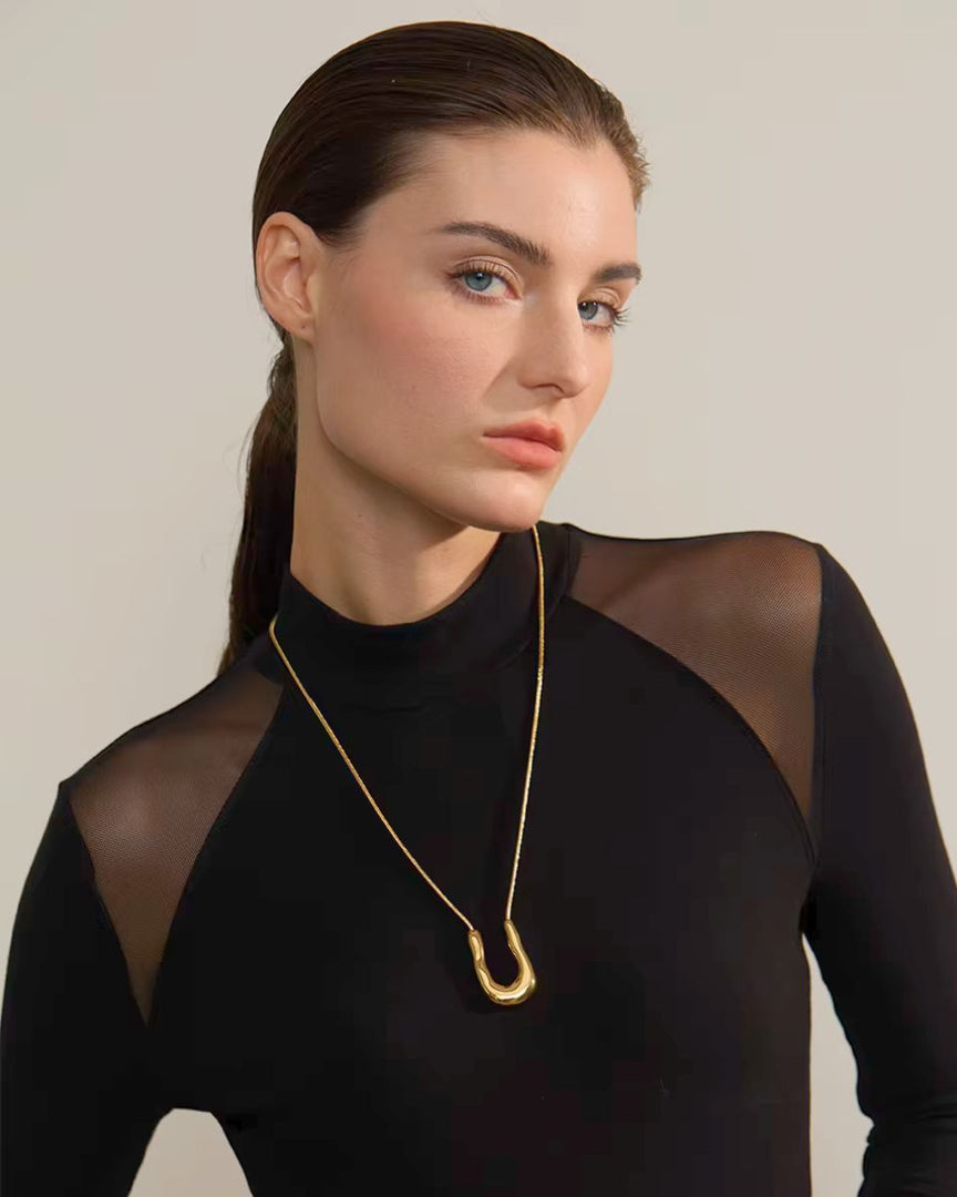 Colar U Elegante