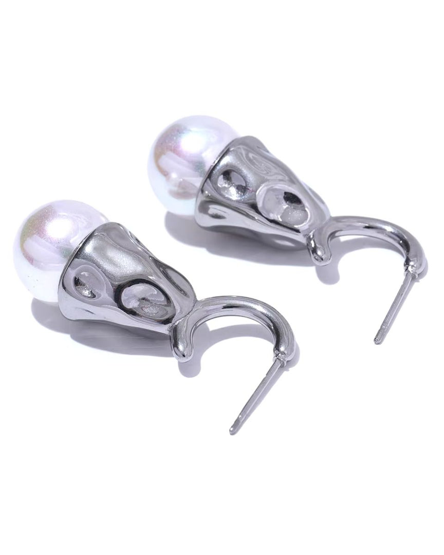 Brinco Geométrico Dourado com Pérola