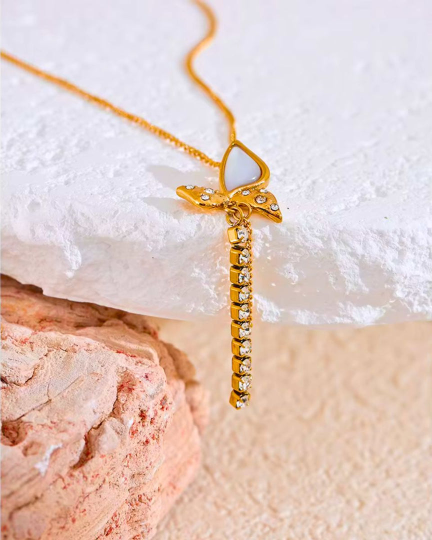 Colar Borboleta Luz