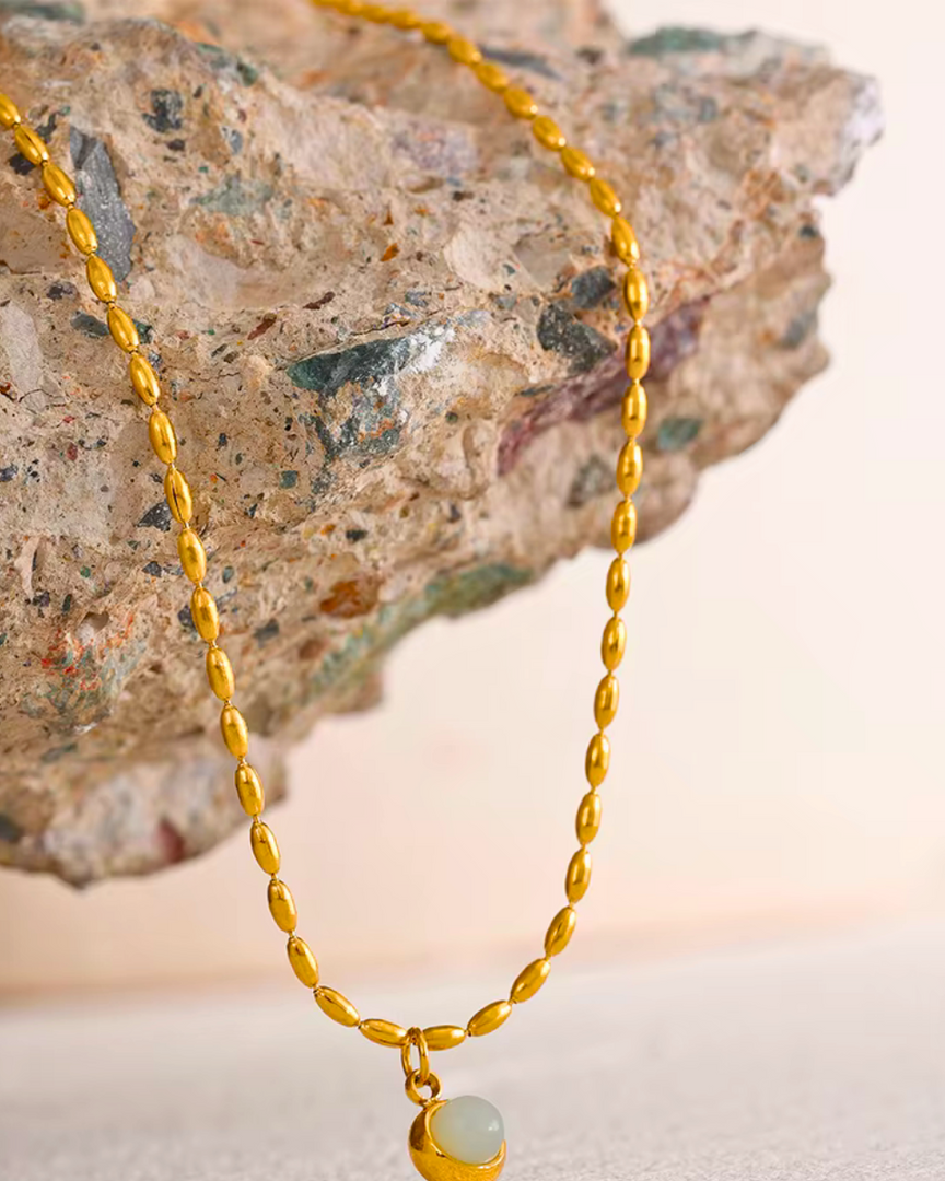 Colar Delicado com Pingente de Pedra Aventurina