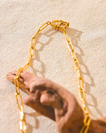 Load image into Gallery viewer, Colar Geométrico Brilho Dourado
