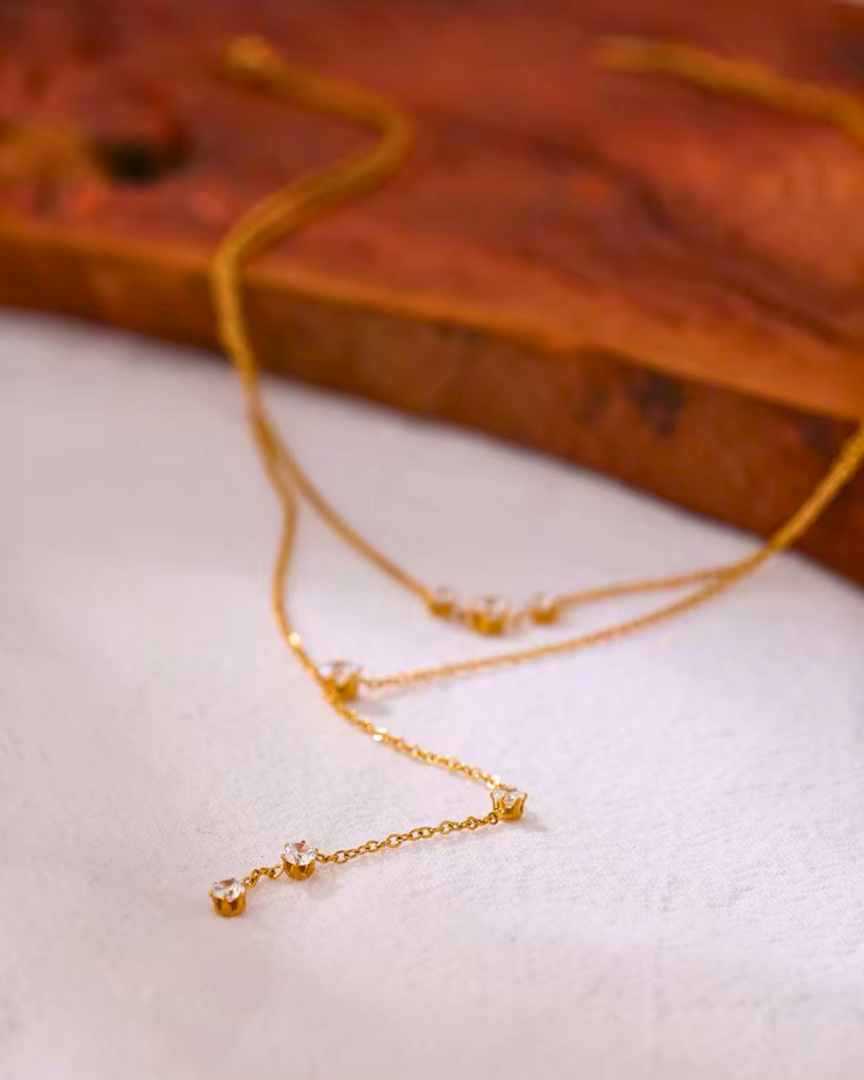 Colar Longo em Camadas com Zircônia Cúbica