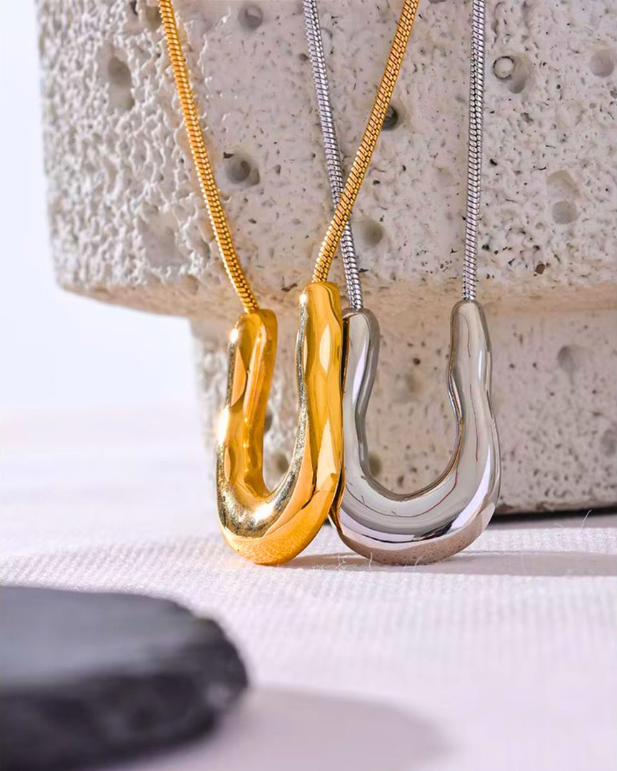 Colar U Elegante